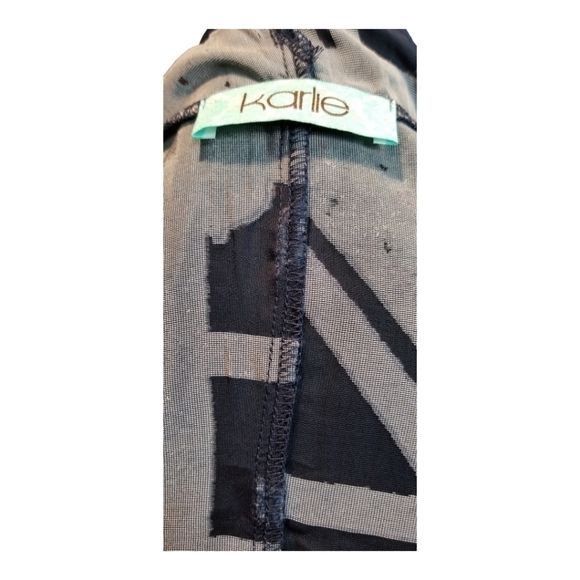 Karlie Velvet Kimono - Picture 6 of 7